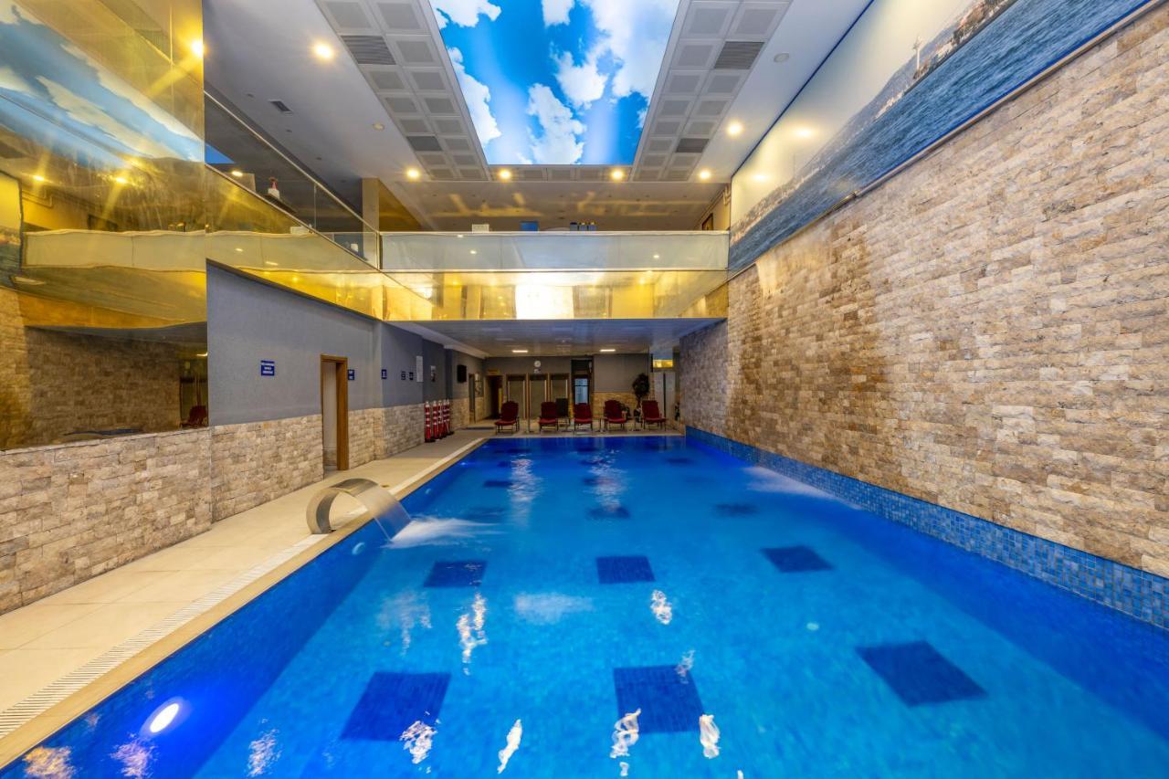 Hotel Harmony Merter & 4*